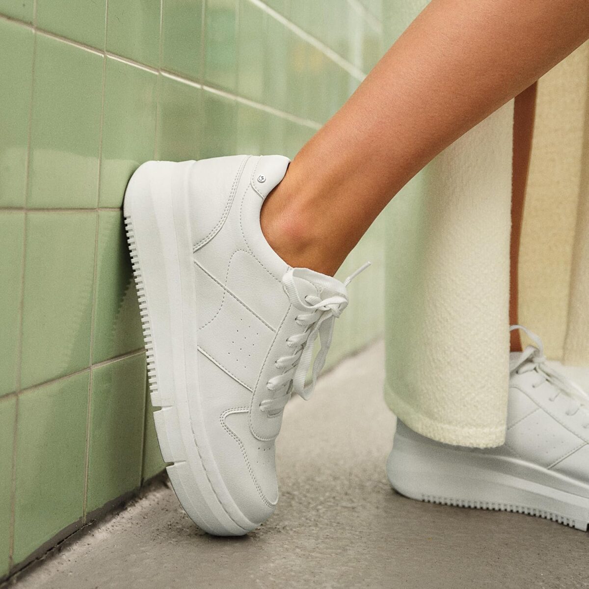 Dr. Scholl's Women's Savoy Sneaker